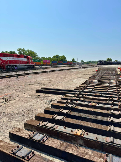 rail construction repair railroad derailment  m&k STL st. louis midwest MSA transit turnouts